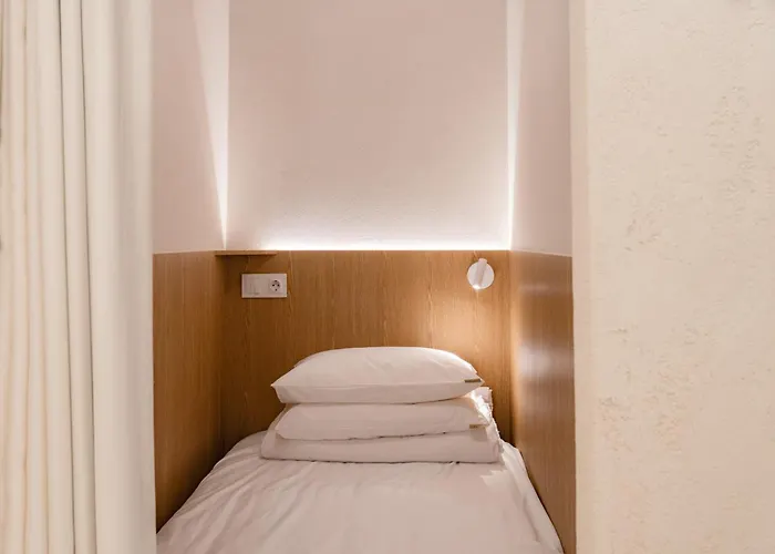 Hostal The Arch Seoul -30 Sec To Metro,1 Min To Gwangjang Market *
